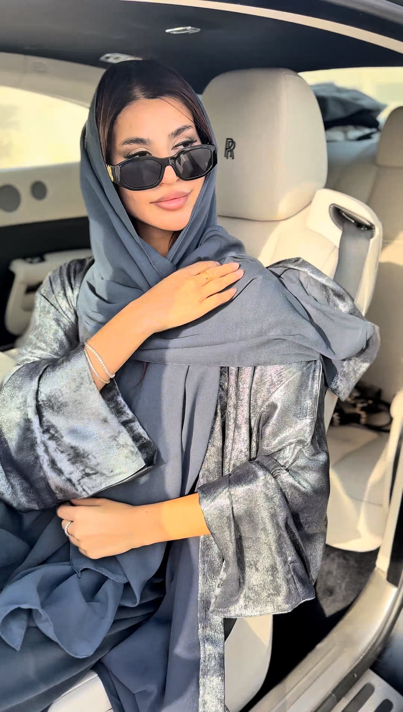Metallic sheen Abaya Awrah