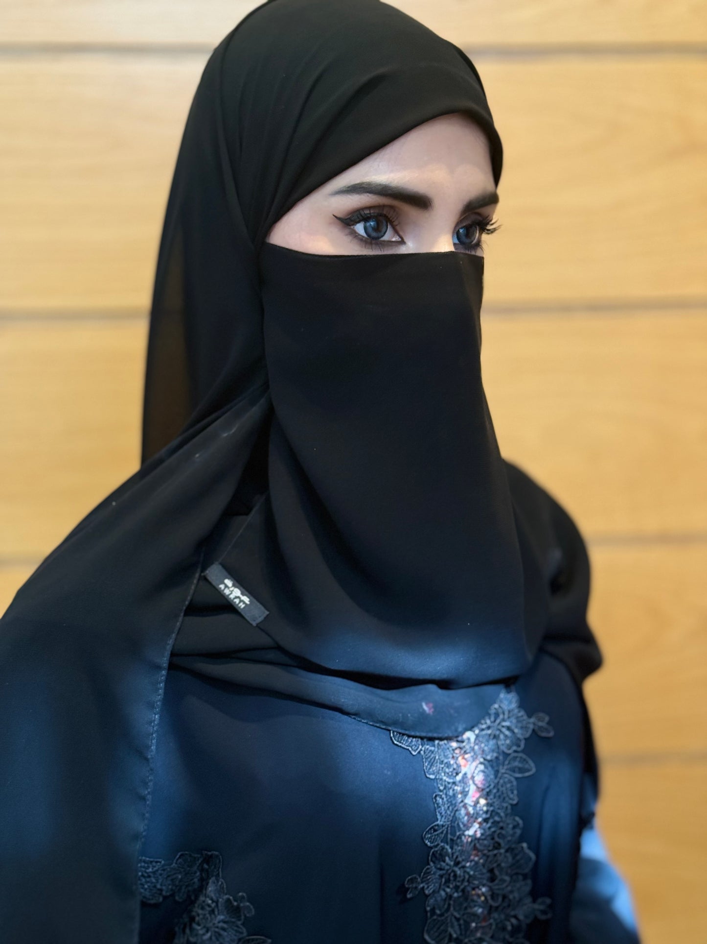 نصف نقاب