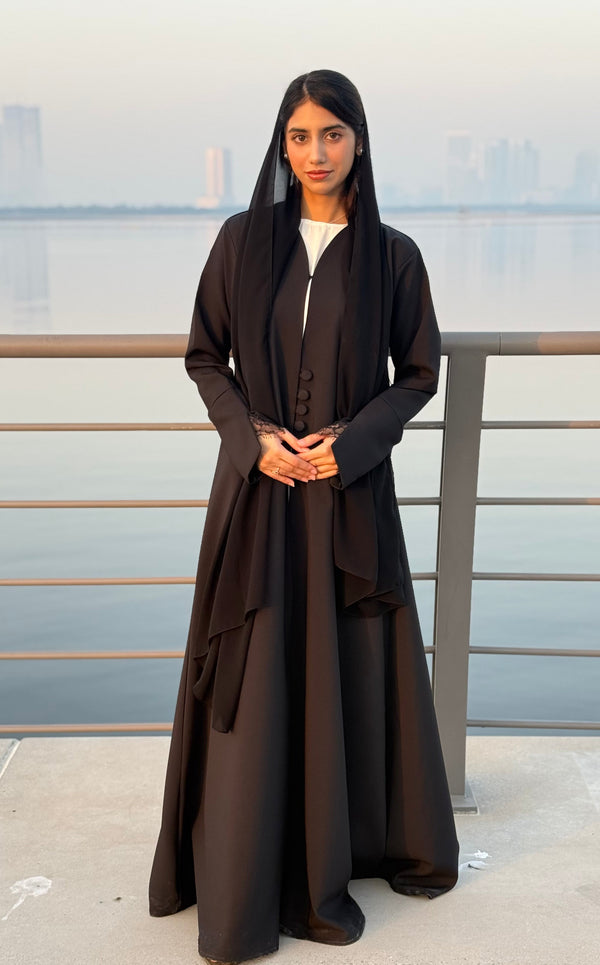 The Chic Dentelle Abaya